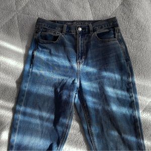 American Eagle mom jean